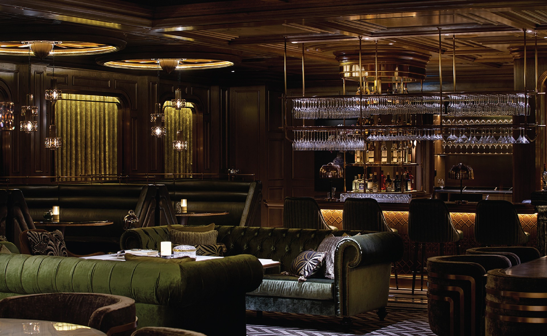 Elegancka restauracja ze strefą lounge oraz ofertą kulinarną